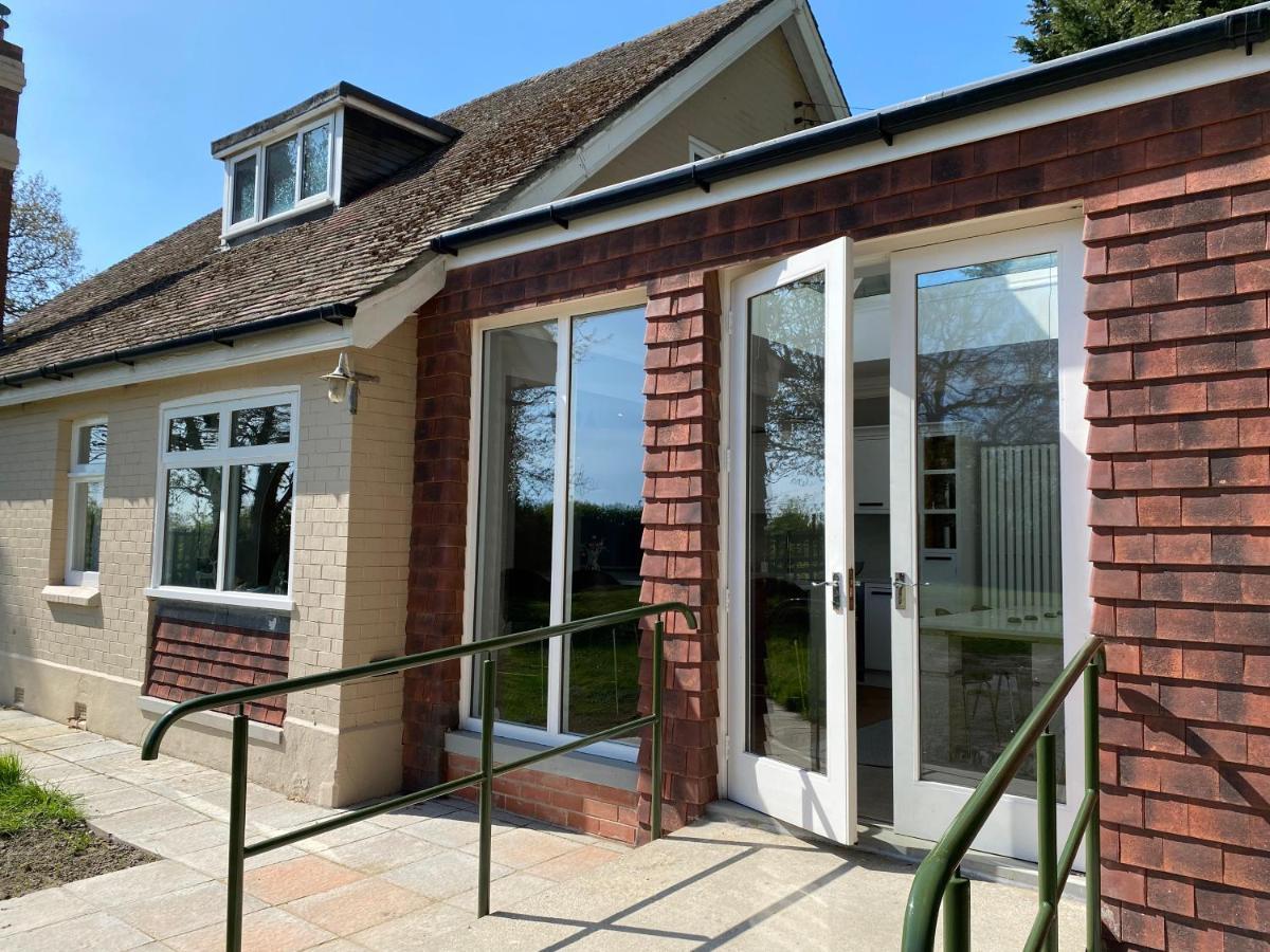 Spacious 4 Bed Family Cottage In Parkland Setting 约克 外观 照片